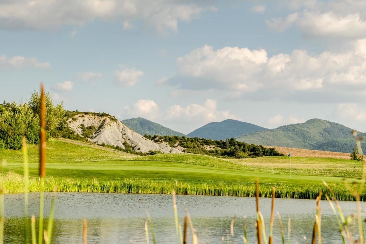 ​Exe Las Margas Golf Latas Exteriör bild